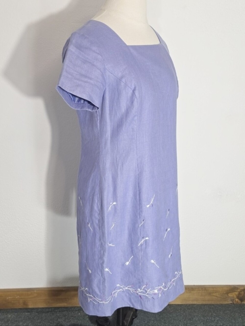 Bagatelle Dress Linen Shift Embroidered Flowers Lavender Petite Size 4P - Picture 4 of 12